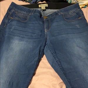 Democracy AbSolution Capri jeans